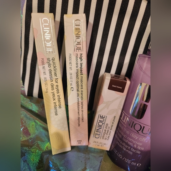 Clinique Skincare and Makeup bundle Retail $167 - Picture 2 of 3
